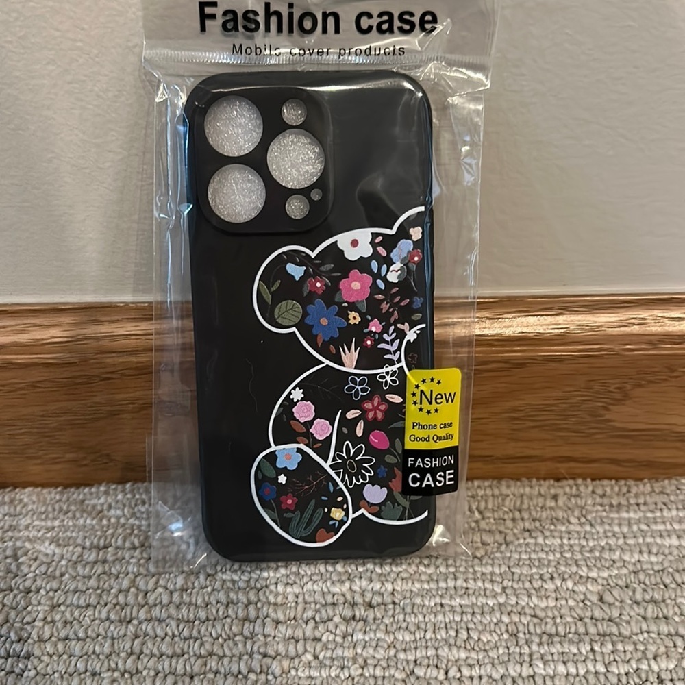NIP iPhone pro bear case​